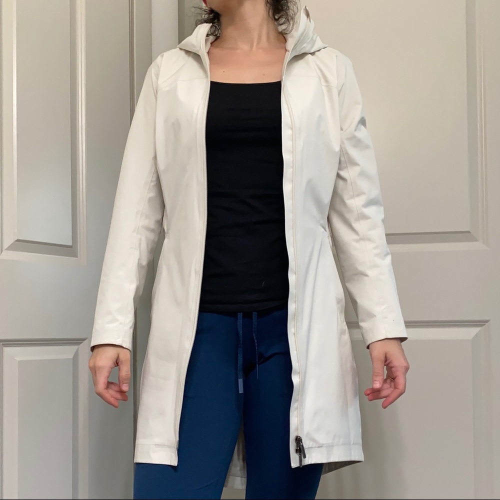 Lululemon Rain Rebel Jacket Size 2
